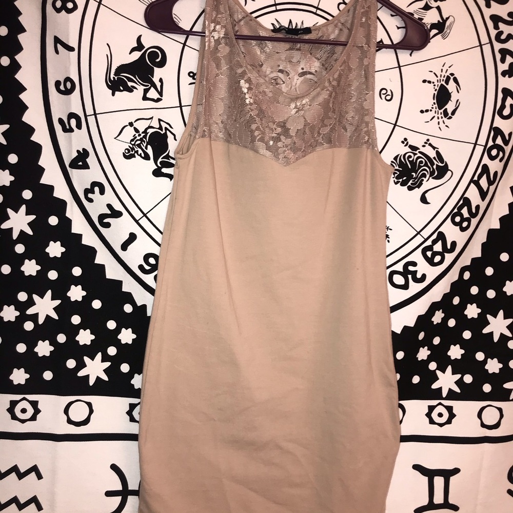Tan laced body con